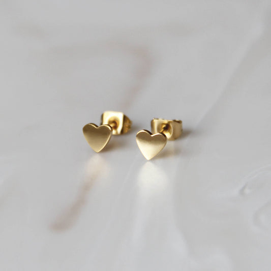 Heart Studs: Gold